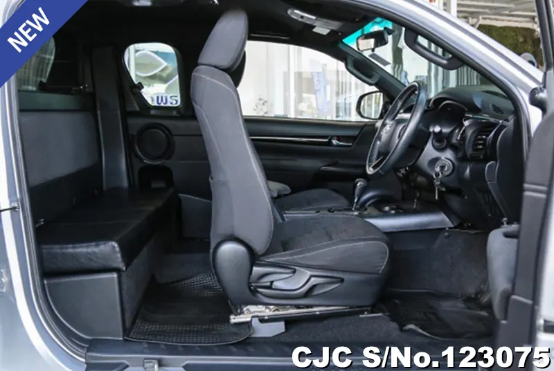 2019 Toyota / Hilux / Revo Stock No. 123075