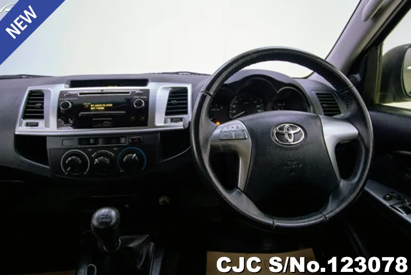 2015 Toyota / Hilux / Vigo Stock No. 123078