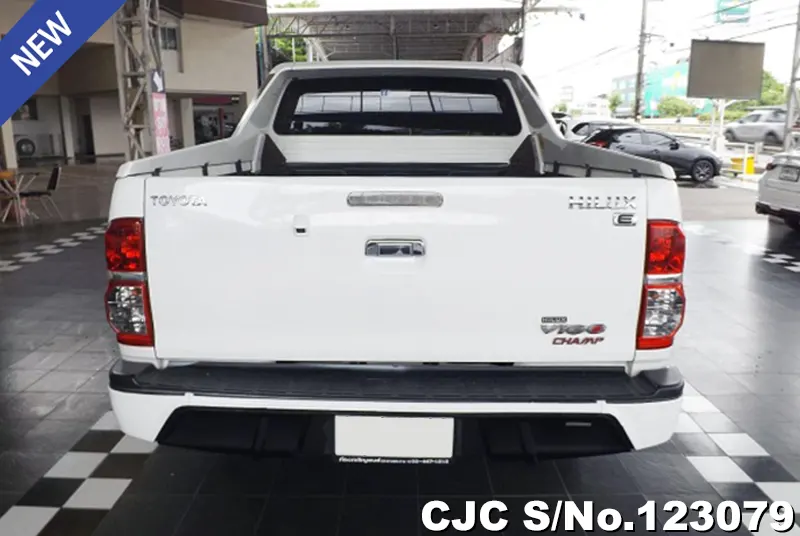 2015 Toyota / Hilux / Vigo Stock No. 123079