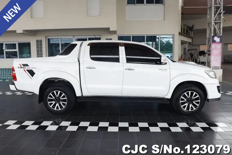 2015 Toyota / Hilux / Vigo Stock No. 123079