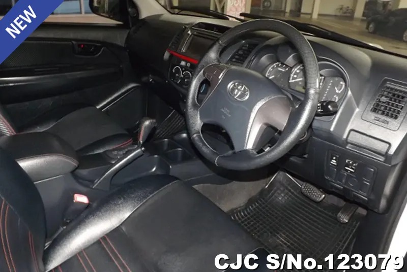 2015 Toyota / Hilux / Vigo Stock No. 123079