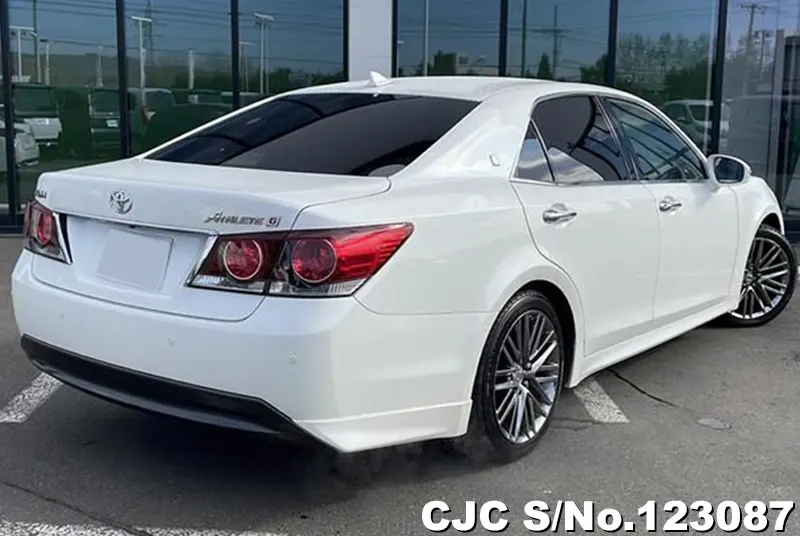 2015 Toyota / Crown Stock No. 123087