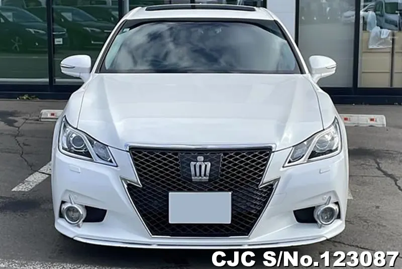 2015 Toyota / Crown Stock No. 123087