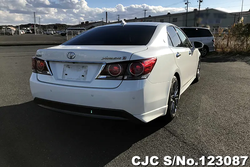 2015 Toyota / Crown Stock No. 123087