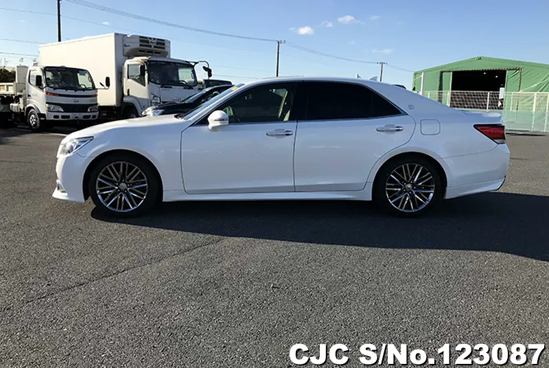 2015 Toyota / Crown Stock No. 123087