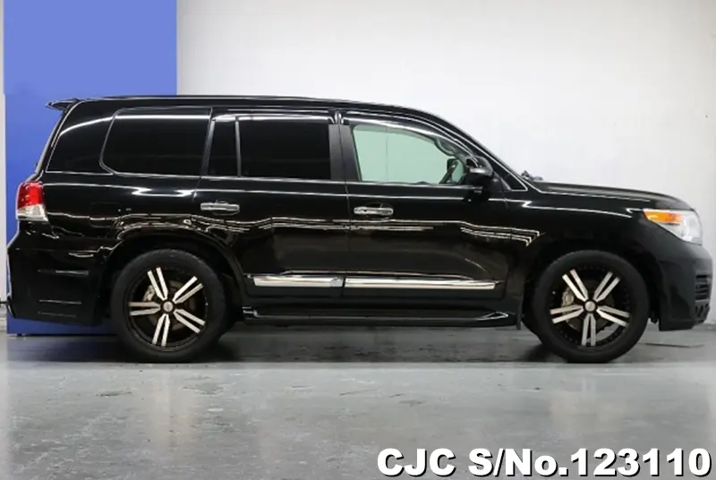 2015 Toyota / Land Cruiser Stock No. 123110