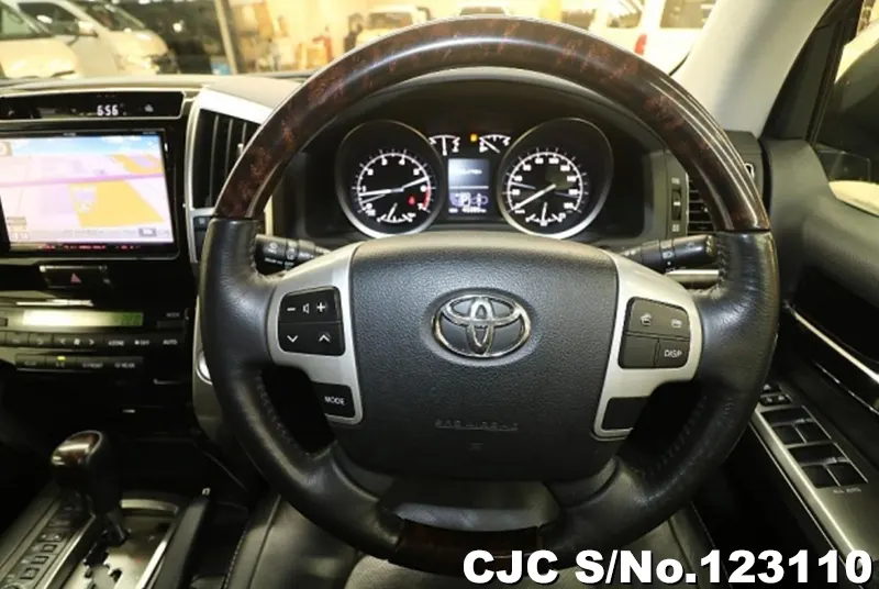 2015 Toyota / Land Cruiser Stock No. 123110