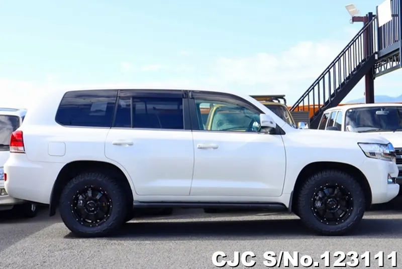 2016 Toyota / Land Cruiser Stock No. 123111