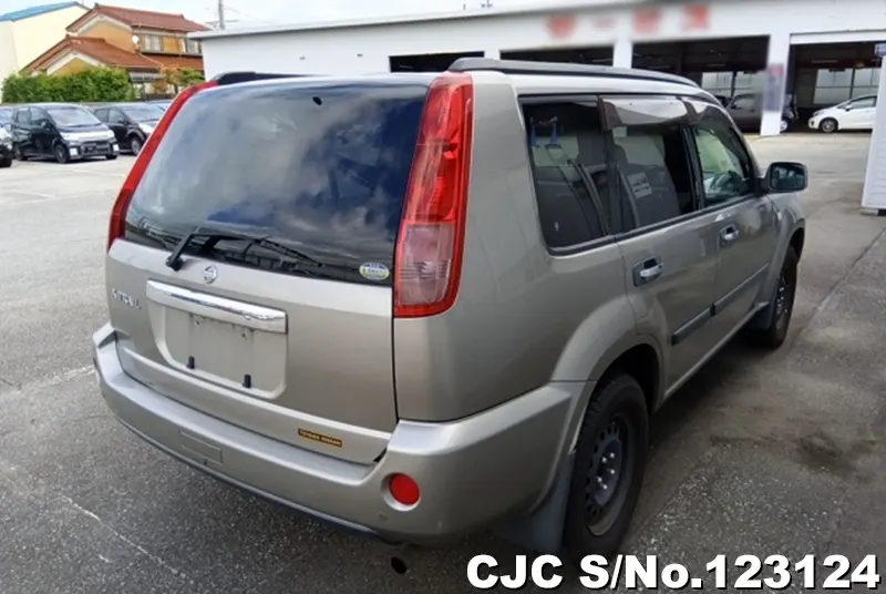 2005 Nissan / X-Trail Stock No. 123124