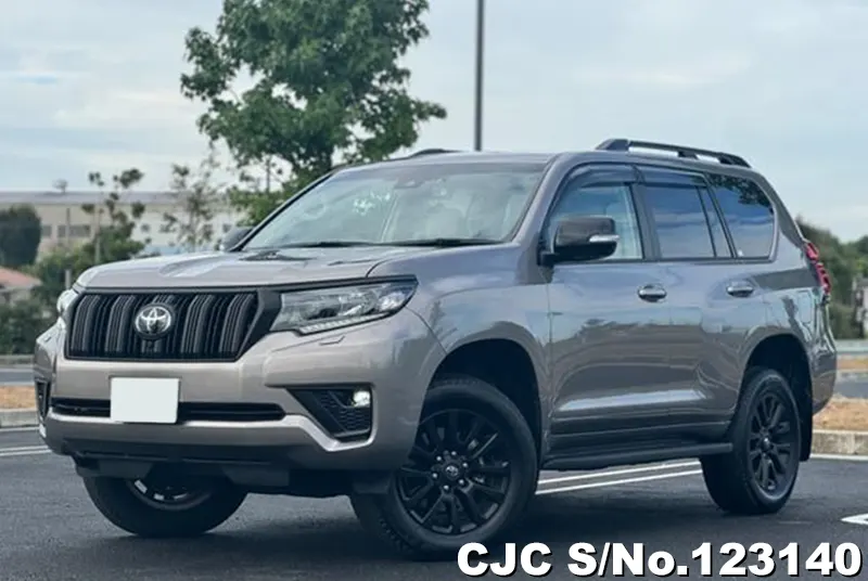 Toyota / Land Cruiser Prado 2023