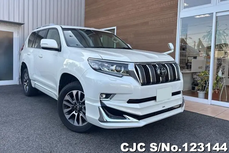 Toyota / Land Cruiser Prado 2023