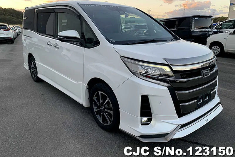 Toyota / Noah 2019