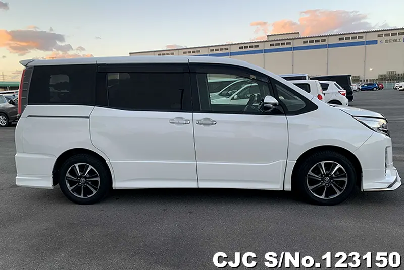 2019 Toyota / Noah Stock No. 123150