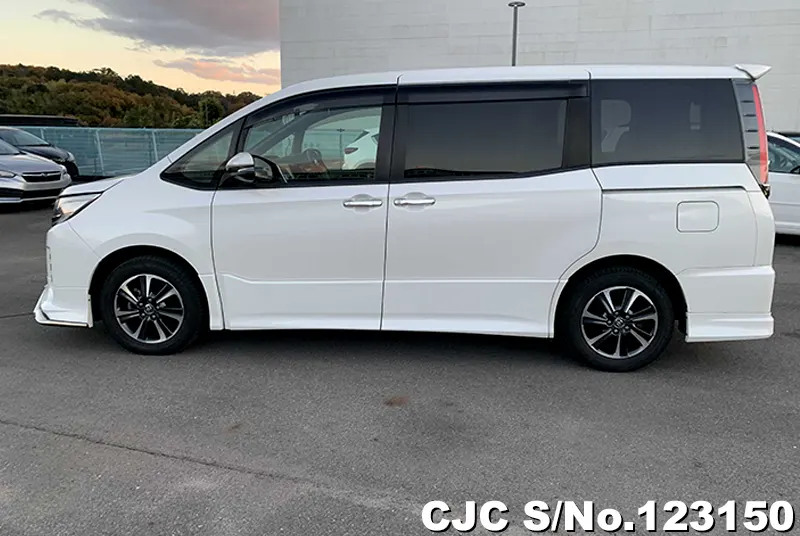 2019 Toyota / Noah Stock No. 123150