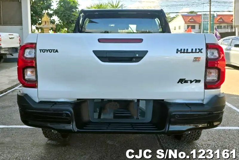 Toyota Hilux in White for Sale Image 1