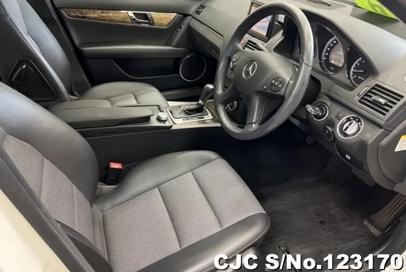 2011 Mercedes Benz / C Class Stock No. 123170