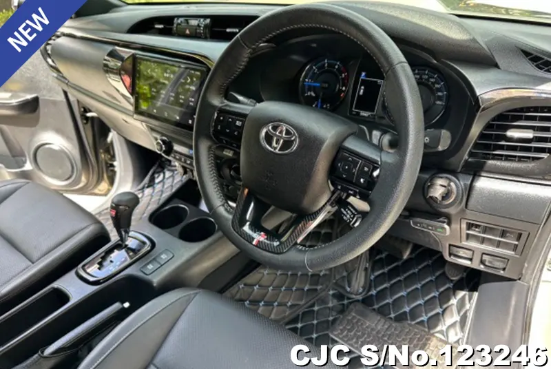 2021 Toyota / Hilux / Revo Rocco Stock No. 123246