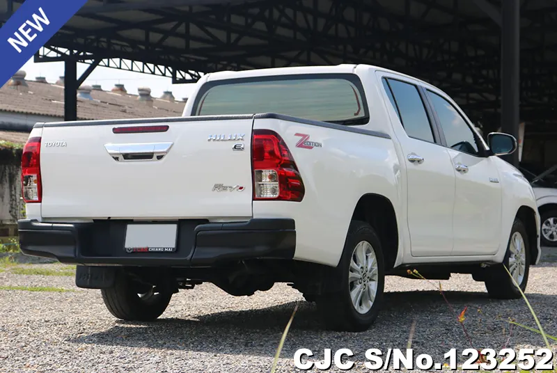 2020 Toyota / Hilux / Revo Stock No. 123252