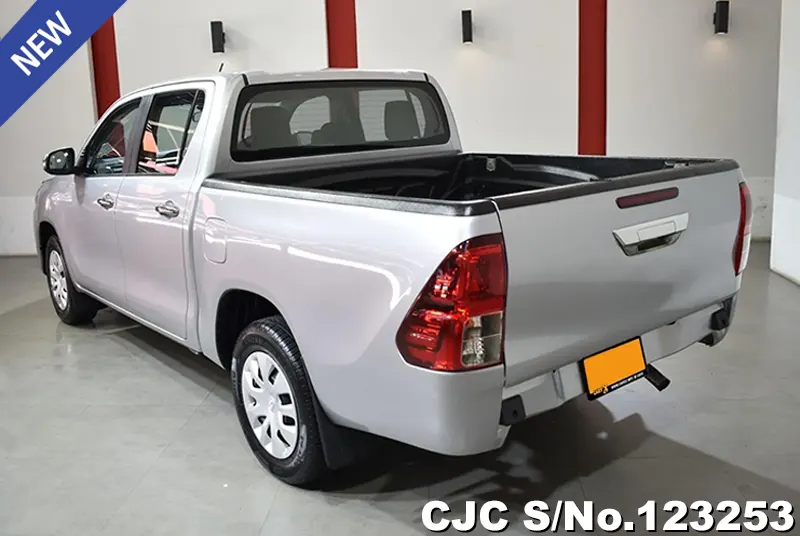 2019 Toyota / Hilux / Revo Stock No. 123253