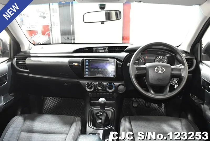 2019 Toyota / Hilux / Revo Stock No. 123253