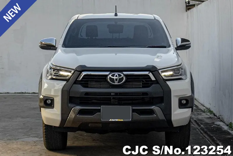 2023 Toyota / Hilux / Revo Stock No. 123254