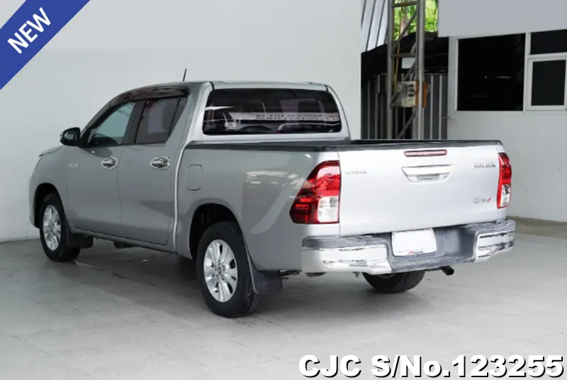 2019 Toyota / Hilux / Revo Stock No. 123255