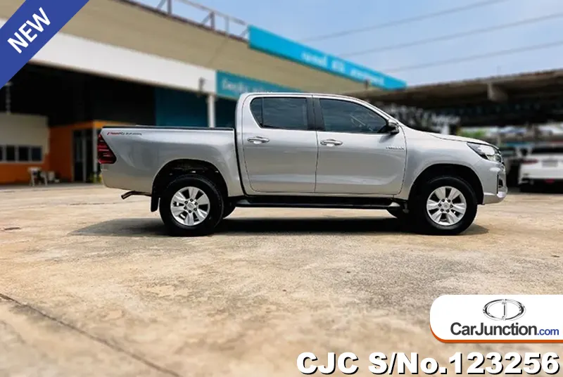 2019 Toyota / Hilux / Revo Stock No. 123256