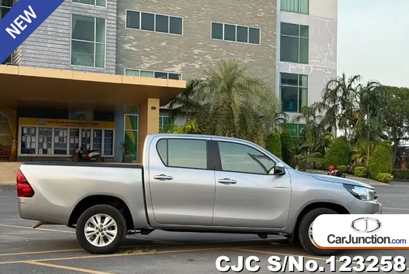 2018 Toyota / Hilux / Revo Stock No. 123258