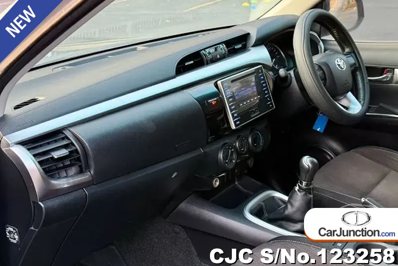 2018 Toyota / Hilux / Revo Stock No. 123258