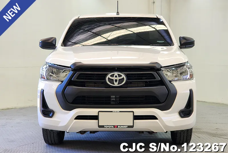 Toyota Hilux in White for Sale Image 4