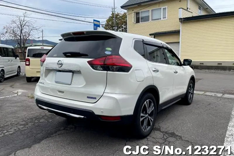 2018 Nissan / X-Trail Stock No. 123271