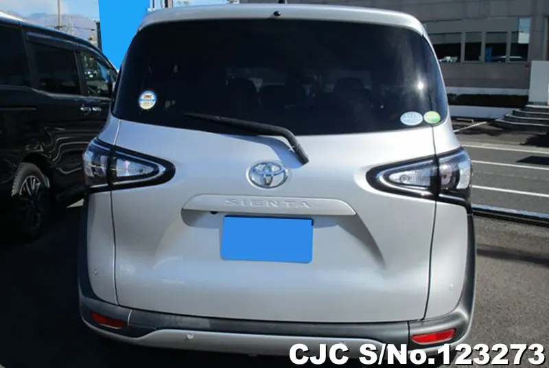 2019 Toyota / Sienta Stock No. 123273