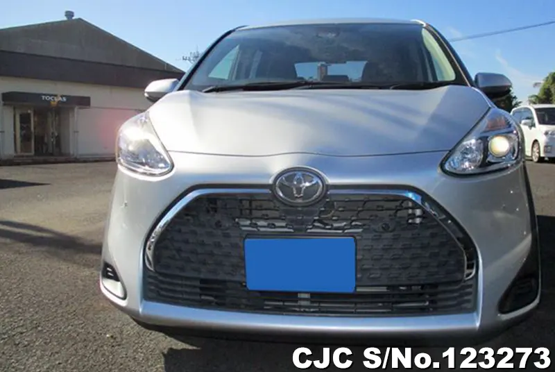 2019 Toyota / Sienta Stock No. 123273