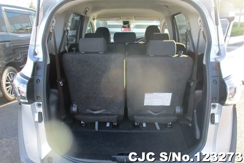 2019 Toyota / Sienta Stock No. 123273