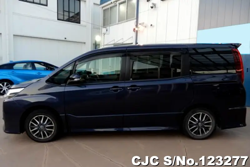 2016 Toyota / Noah Stock No. 123277