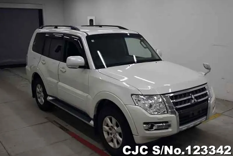 2016 Mitsubishi / Pajero Stock No. 123342