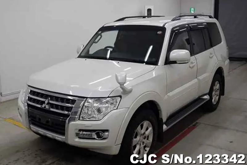 2016 Mitsubishi / Pajero Stock No. 123342