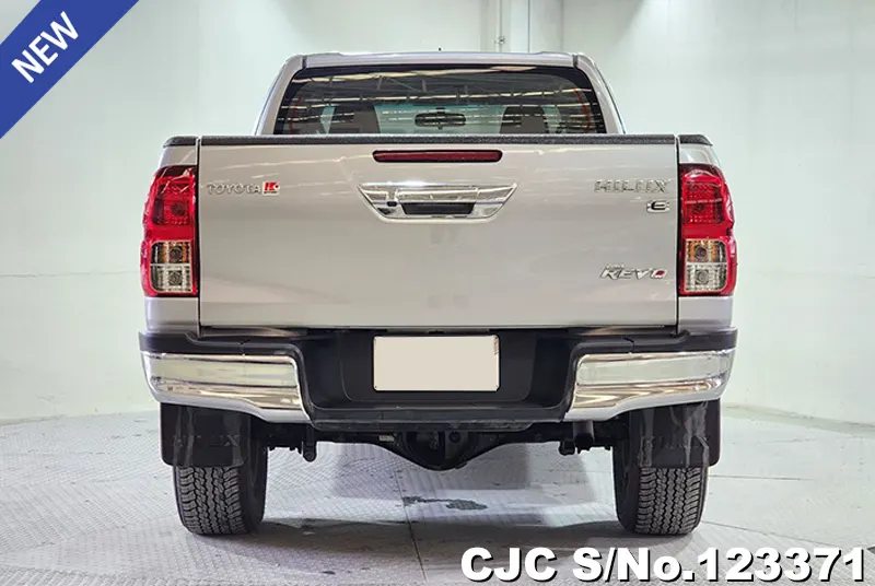 2018 Toyota / Hilux / Revo Stock No. 123371