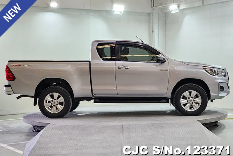 2018 Toyota / Hilux / Revo Stock No. 123371