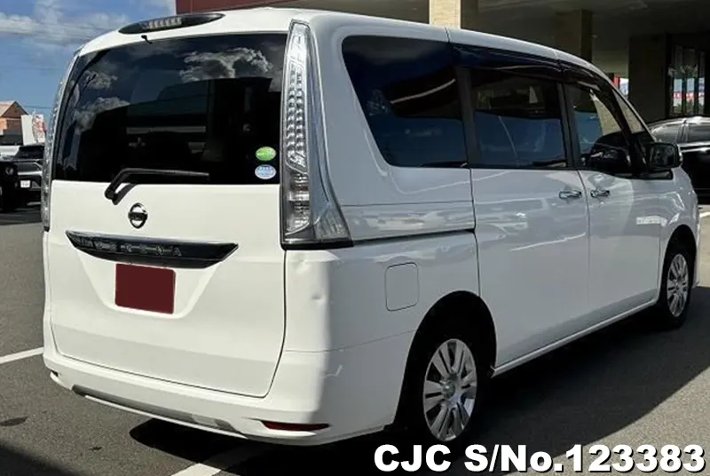 2015 Nissan / Serena Stock No. 123383