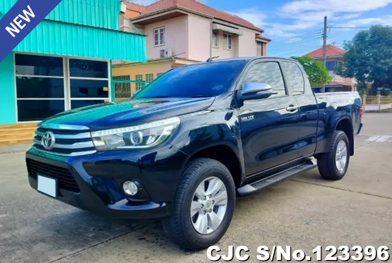 2017 Toyota / Hilux / Revo Stock No. 123396