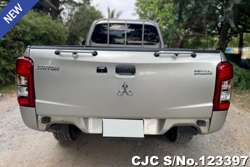 2020 Mitsubishi / Triton Stock No. 123397