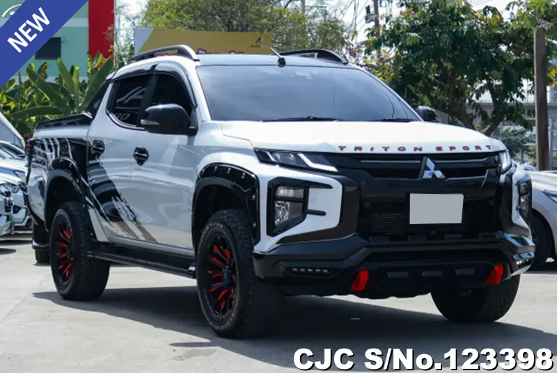 2023 Mitsubishi / Triton Stock No. 123398