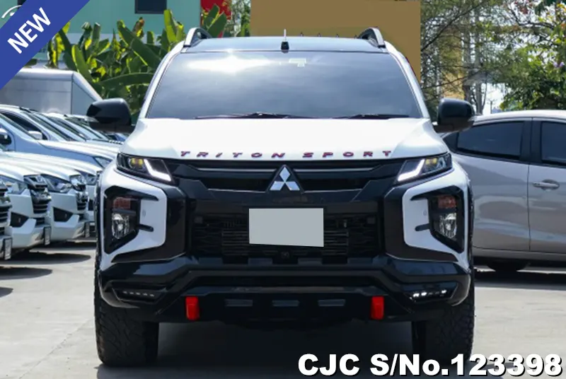 2023 Mitsubishi / Triton Stock No. 123398