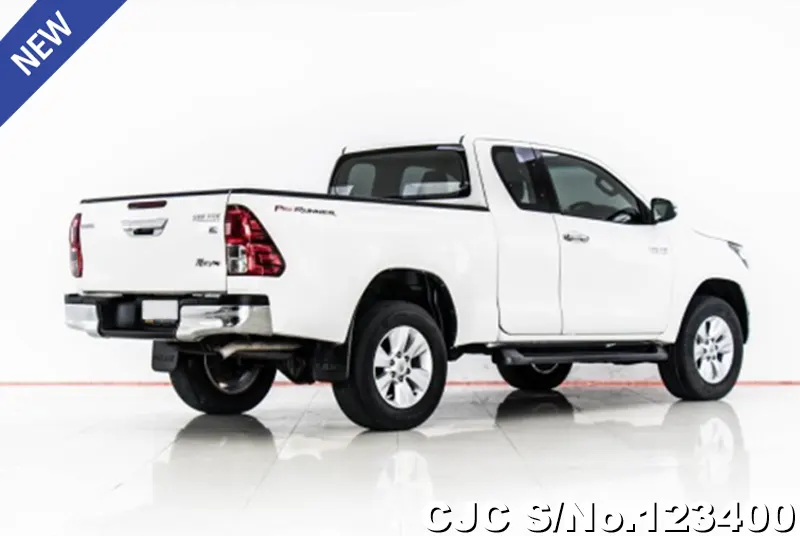 Toyota Hilux in White for Sale Image 1