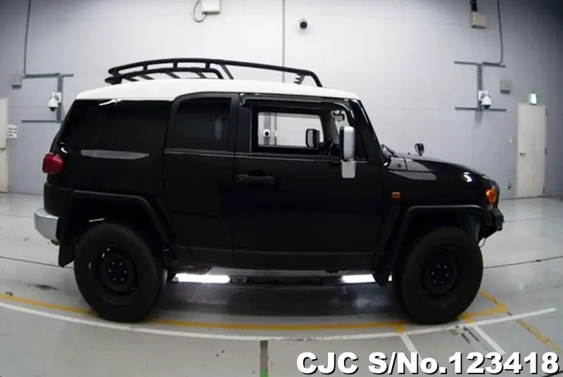 2017 Toyota / FJ Cruiser Stock No. 123418