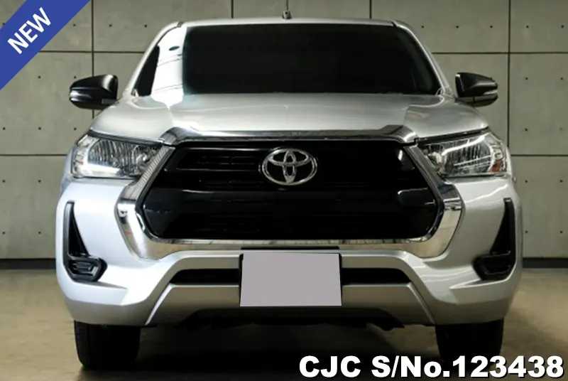 Toyota Hilux in Silver for Sale Image 2