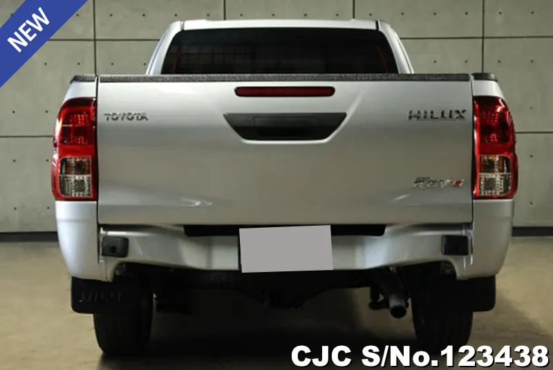 Toyota Hilux in Silver for Sale Image 3