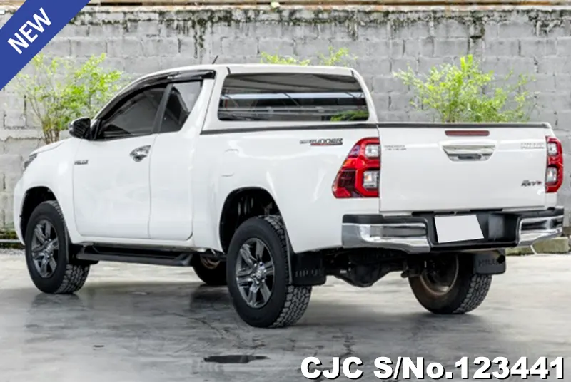 Toyota Hilux in White for Sale Image 1