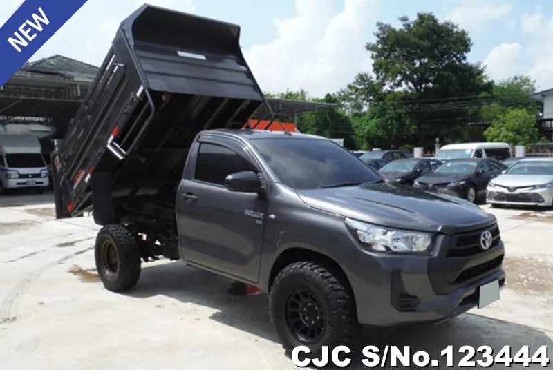 2022 Toyota / Hilux / Revo Stock No. 123444